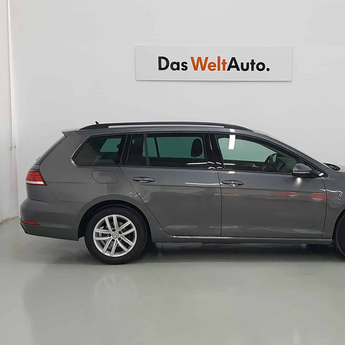 VOLKSWAGEN GOLF VARIANT Diesel 2017 de segunda mano