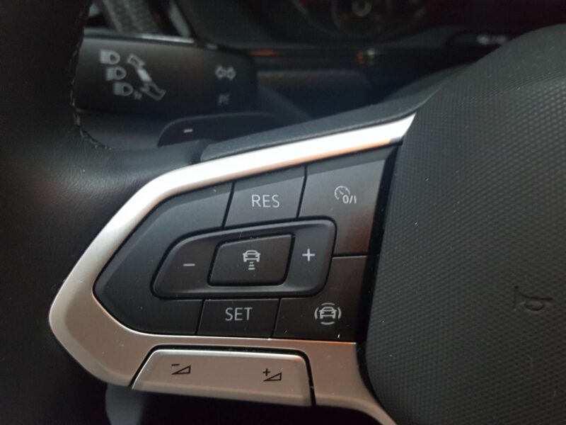 VOLKSWAGEN T-CROSS Gasolina 2022 de segunda mano