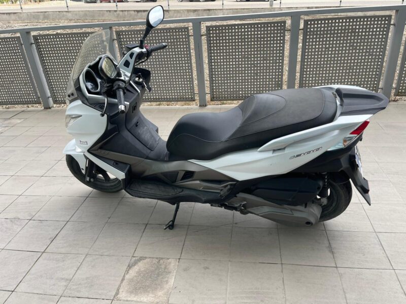 KAWASAKI J300 Gasolina 2015 de segunda mano