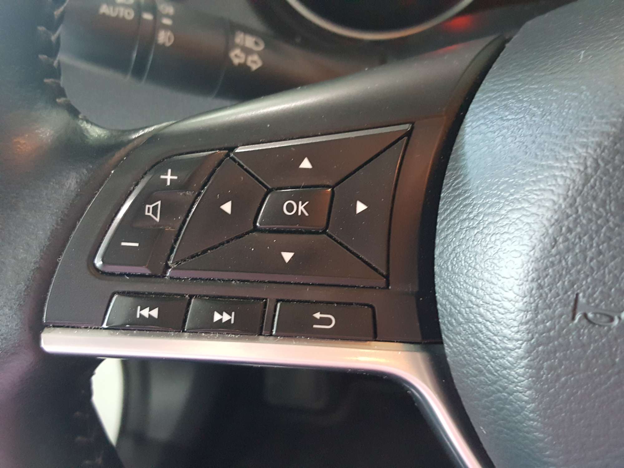 NISSAN QASHQAI 1.5 DCI ACENTA 85KW 17 NISSAN QASHQAI Diesel 2018 de segunda mano