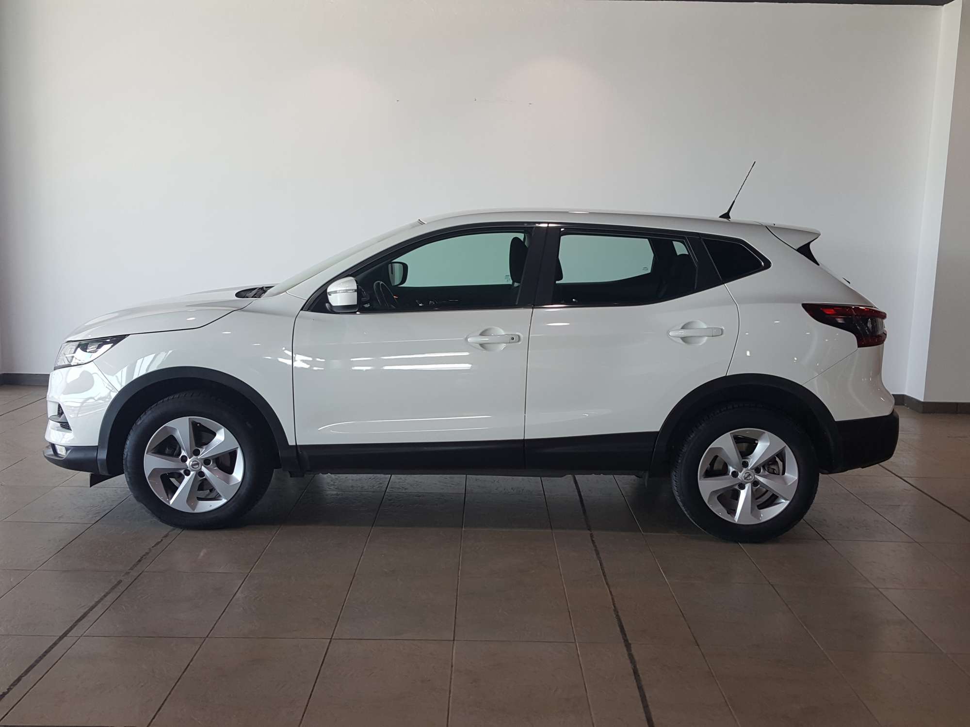 NISSAN QASHQAI 1.5 DCI ACENTA 85KW 3 NISSAN QASHQAI Diesel 2018 de segunda mano