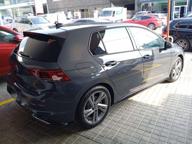 VOLKSWAGEN GOLF Gasolina 2023 de segunda mano