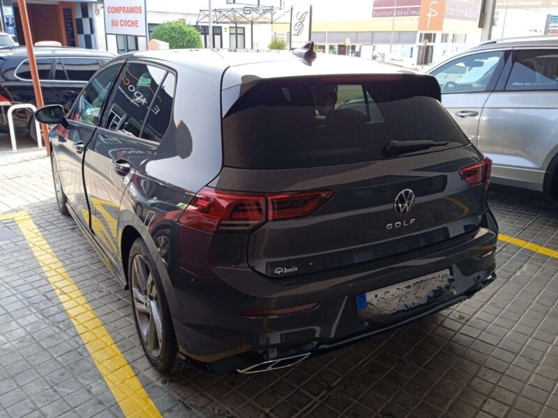 VOLKSWAGEN GOLF Gasolina 2023 de segunda mano