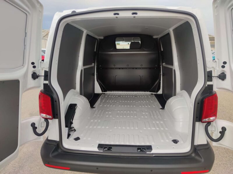 VOLKSWAGEN TRANSPORTER Diesel 2023 de segunda mano