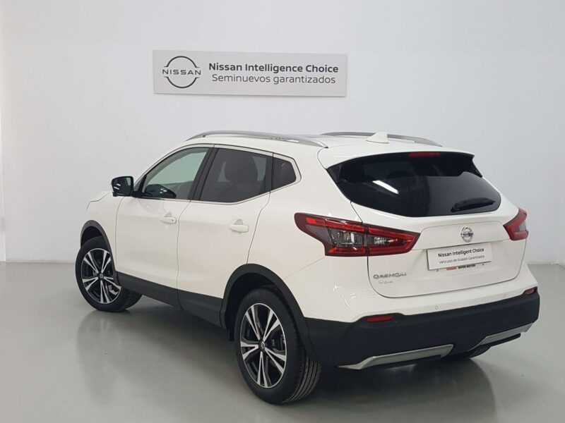 NISSAN QASHQAI Gasolina 2018 de segunda mano