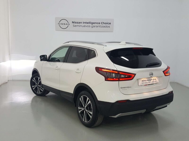 NISSAN QASHQAI Gasolina 2018 de segunda mano