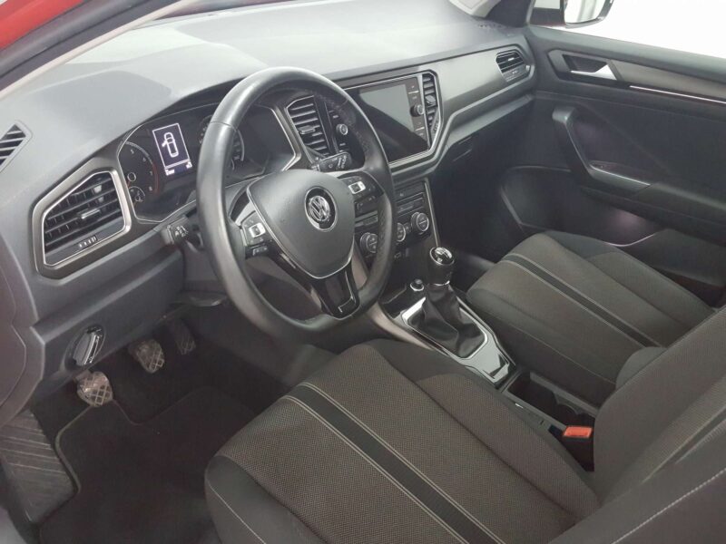 VOLKSWAGEN T-ROC Gasolina 2018 de segunda mano