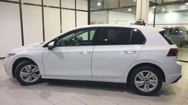 VOLKSWAGEN GOLF Diesel 2023 de segunda mano