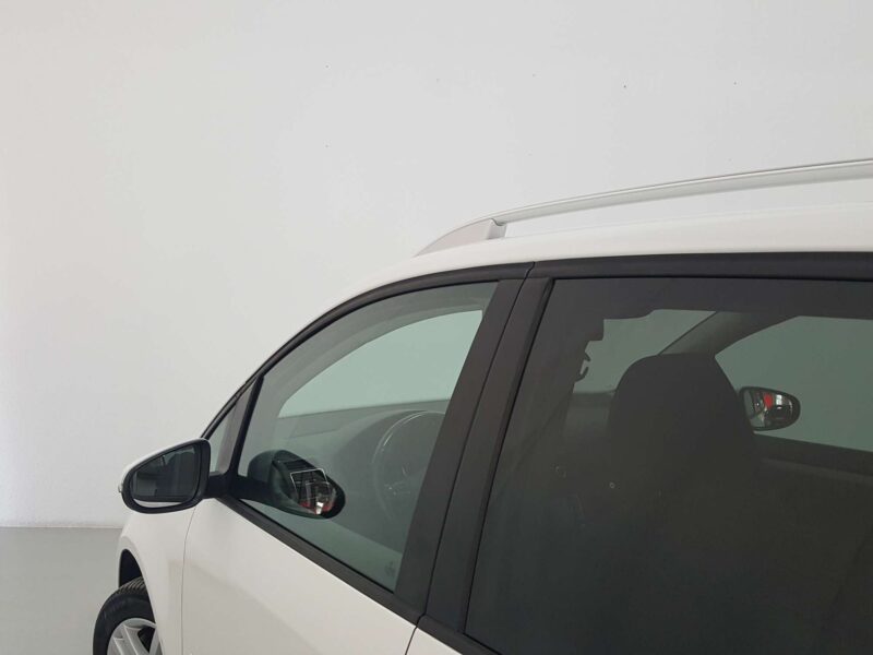 VOLKSWAGEN TOURAN Diesel 2011 de segunda mano