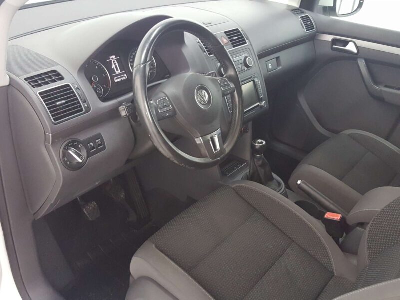 VOLKSWAGEN TOURAN Diesel 2011 de segunda mano