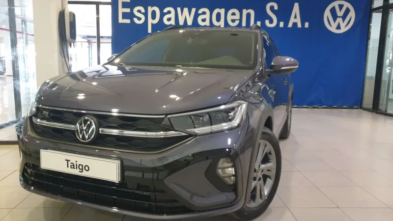 VOLKSWAGEN GOLF Gasolina 2023 de segunda mano