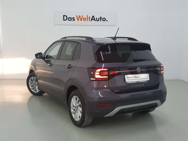 VOLKSWAGEN T-CROSS Gasolina 2022 de segunda mano