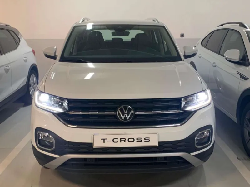 VOLKSWAGEN T-CROSS Gasolina 2023 de segunda mano