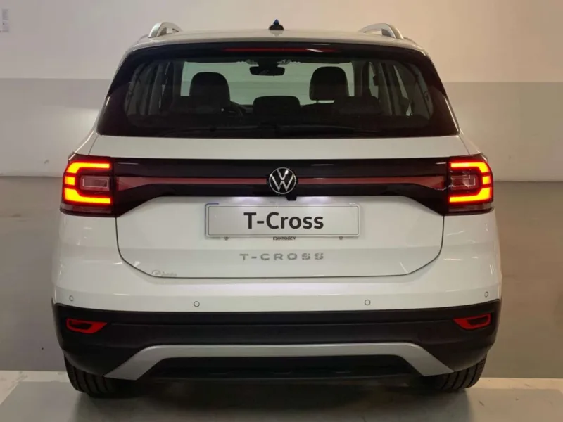 VOLKSWAGEN T-CROSS Gasolina 2023 de segunda mano