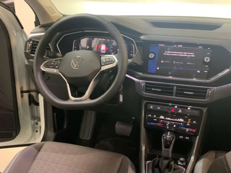 VOLKSWAGEN T-CROSS Gasolina 2023 de segunda mano