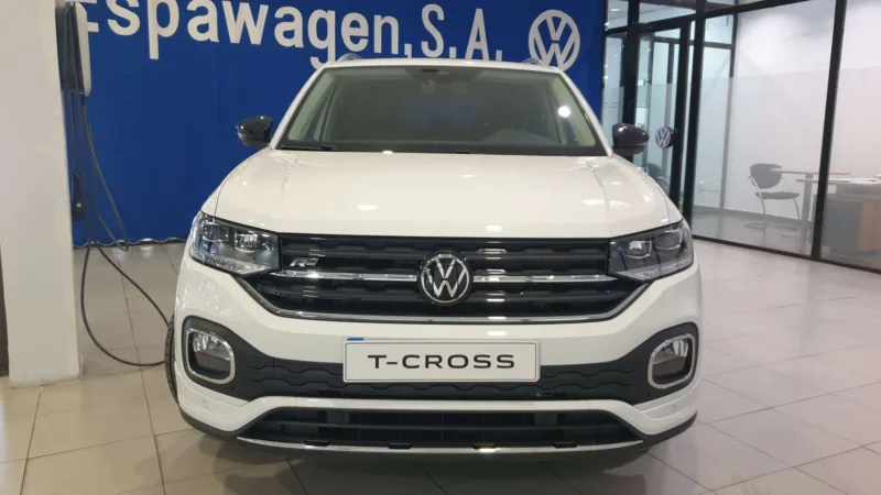 VOLKSWAGEN T-CROSS Gasolina 2023 de segunda mano