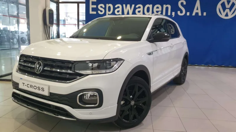 VOLKSWAGEN T-CROSS Gasolina 2023 de segunda mano