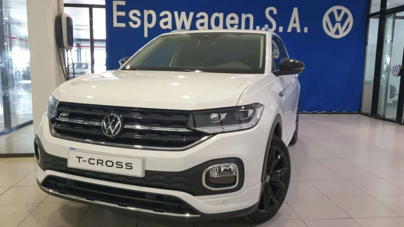 VOLKSWAGEN T-CROSS Gasolina 2023 de segunda mano