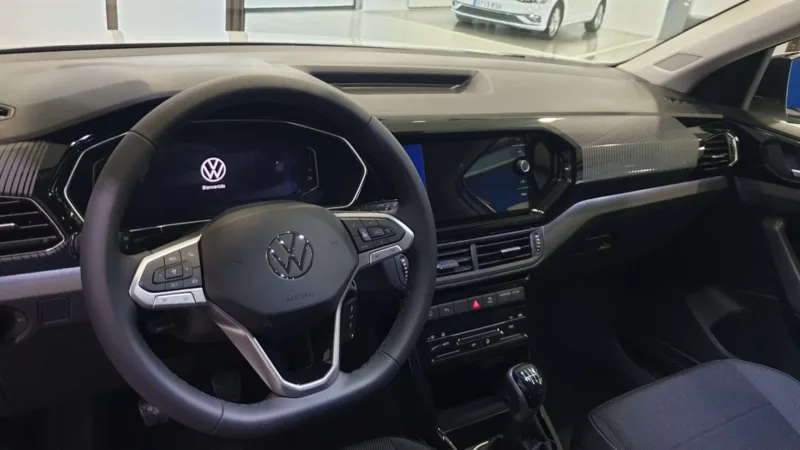 VOLKSWAGEN T-CROSS Gasolina 2023 de segunda mano