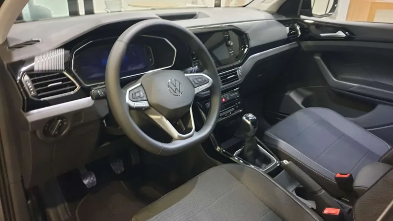 VOLKSWAGEN T-CROSS Gasolina 2023 de segunda mano