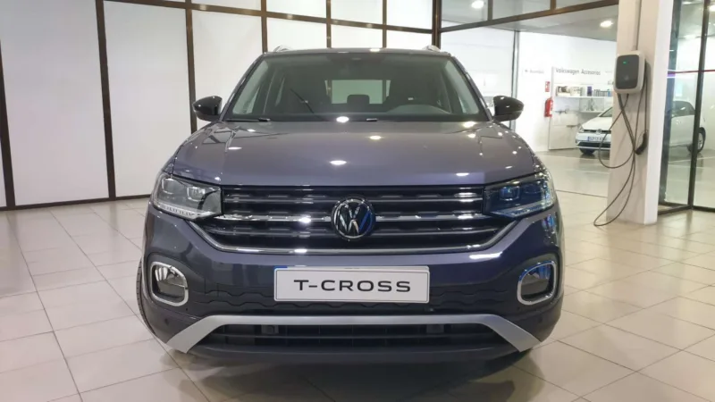 VOLKSWAGEN T-CROSS Gasolina 2023 de segunda mano