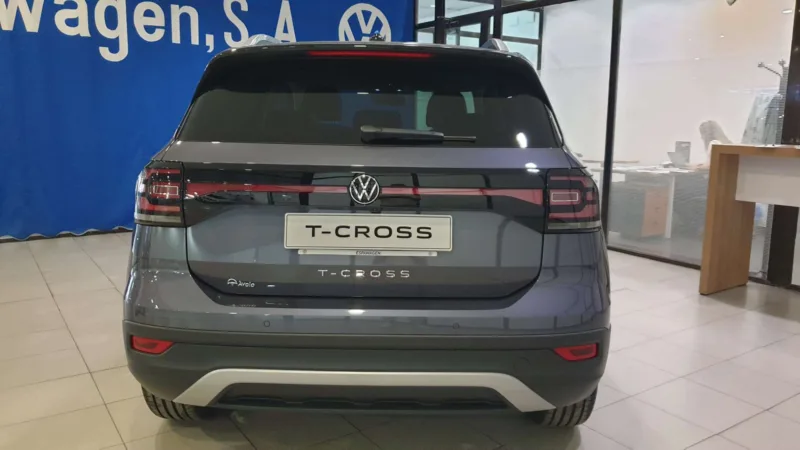 VOLKSWAGEN T-CROSS Gasolina 2023 de segunda mano