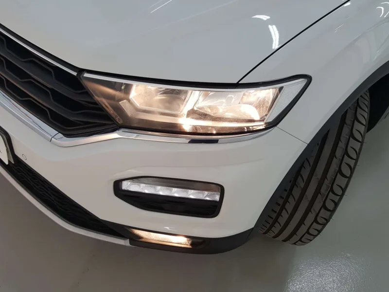 VOLKSWAGEN T-ROC Gasolina 2020 de segunda mano