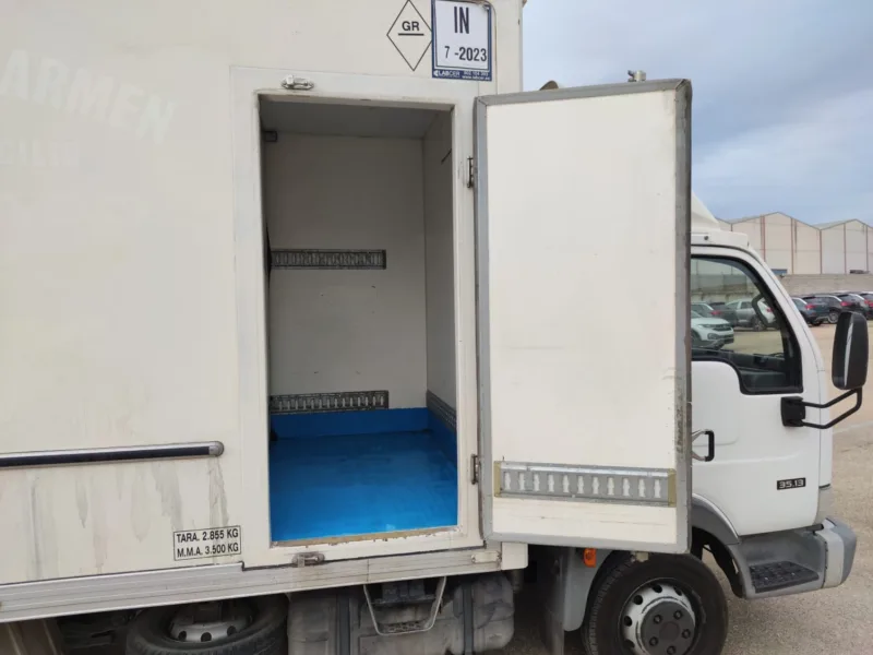 NISSAN Cabstar Diesel 2005 de segunda mano