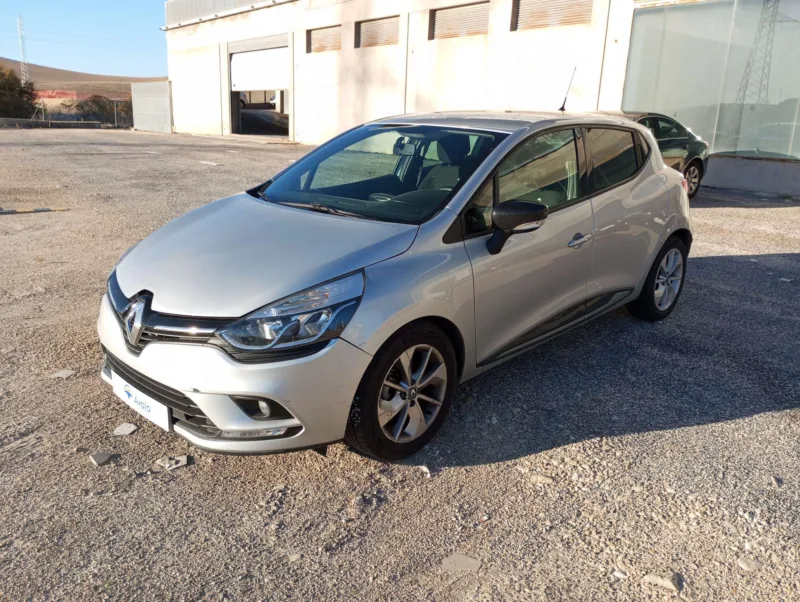 RENAULT CLIO Gasolina 2018 de segunda mano