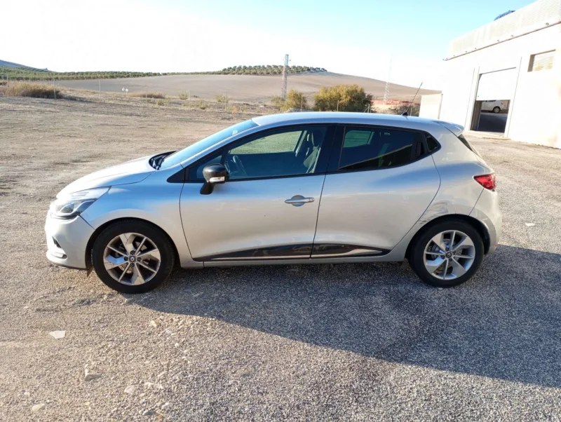 RENAULT CLIO Gasolina 2018 de segunda mano