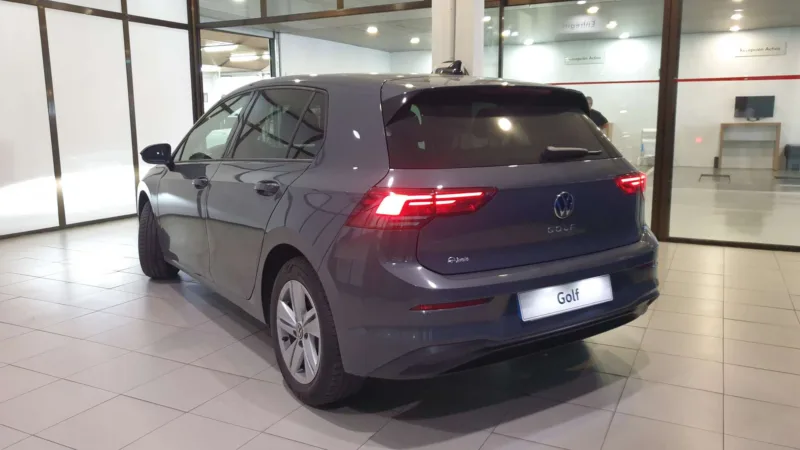 VOLKSWAGEN GOLF Diesel 2023 de segunda mano