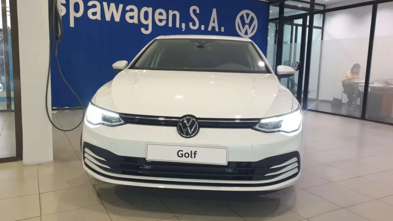 VOLKSWAGEN GOLF Gasolina 2023 de segunda mano