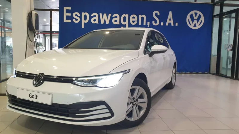 VOLKSWAGEN GOLF Gasolina 2023 de segunda mano