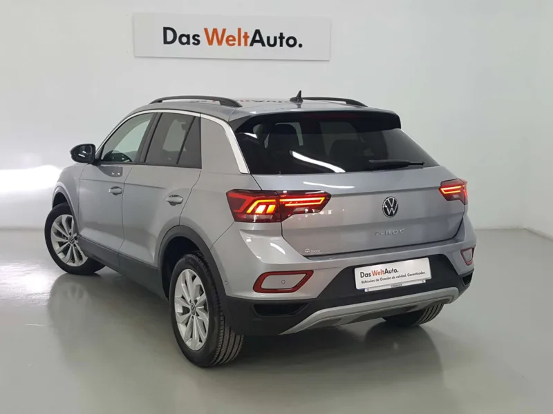 VOLKSWAGEN T-ROC Gasolina 2022 de segunda mano