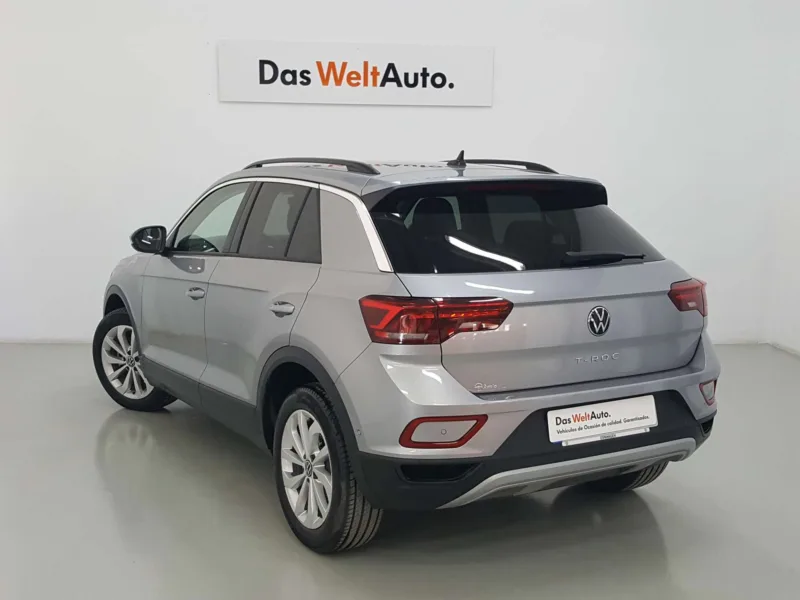 VOLKSWAGEN T-ROC Gasolina 2022 de segunda mano