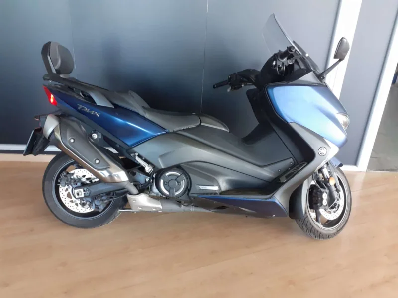 YAMAHA TMAX 530 DX Gasolina 2020 de segunda mano