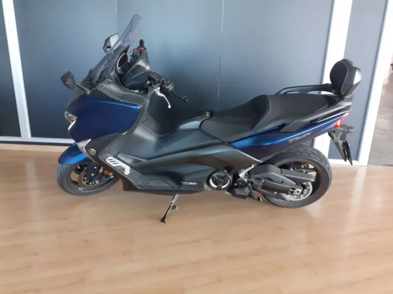 YAMAHA TMAX 530 DX Gasolina 2020 de segunda mano