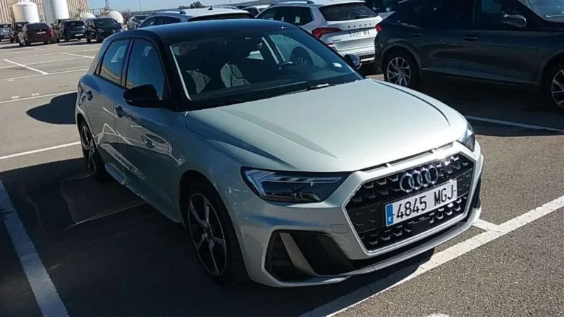 AUDI A1 SPORTBACK Gasolina 2023 de segunda mano