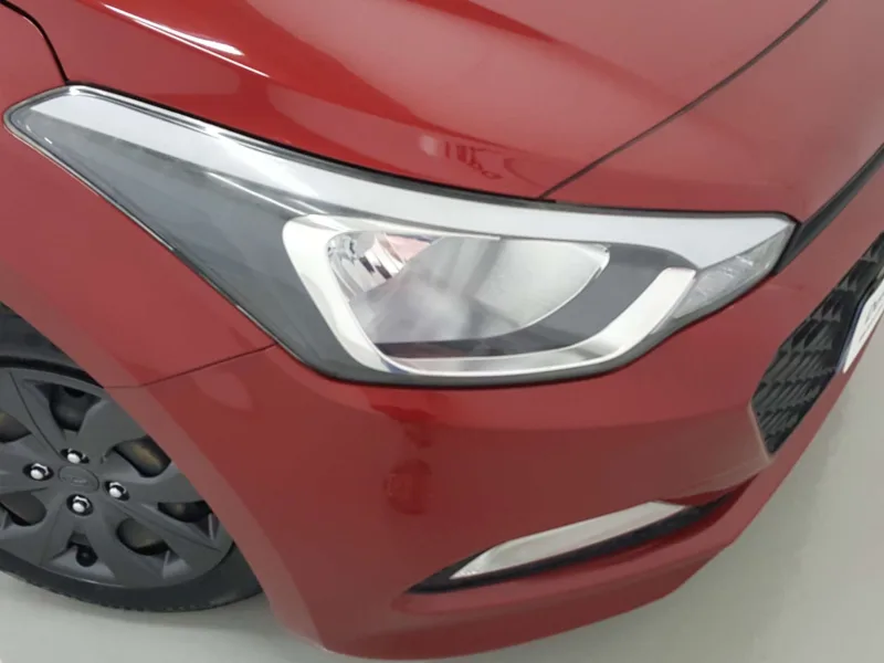 HYUNDAI I20 Gasolina 2017 de segunda mano