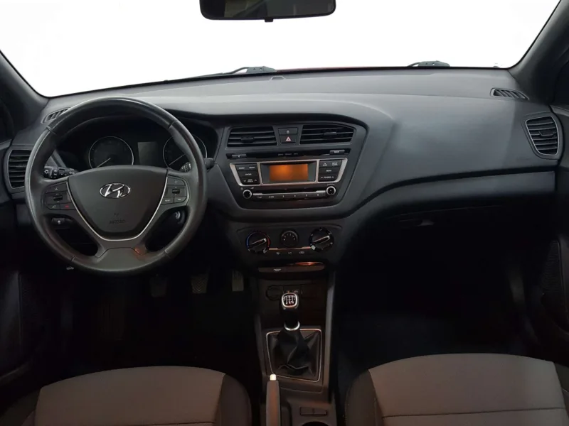 HYUNDAI I20 Gasolina 2017 de segunda mano