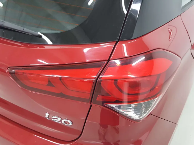 HYUNDAI I20 Gasolina 2017 de segunda mano