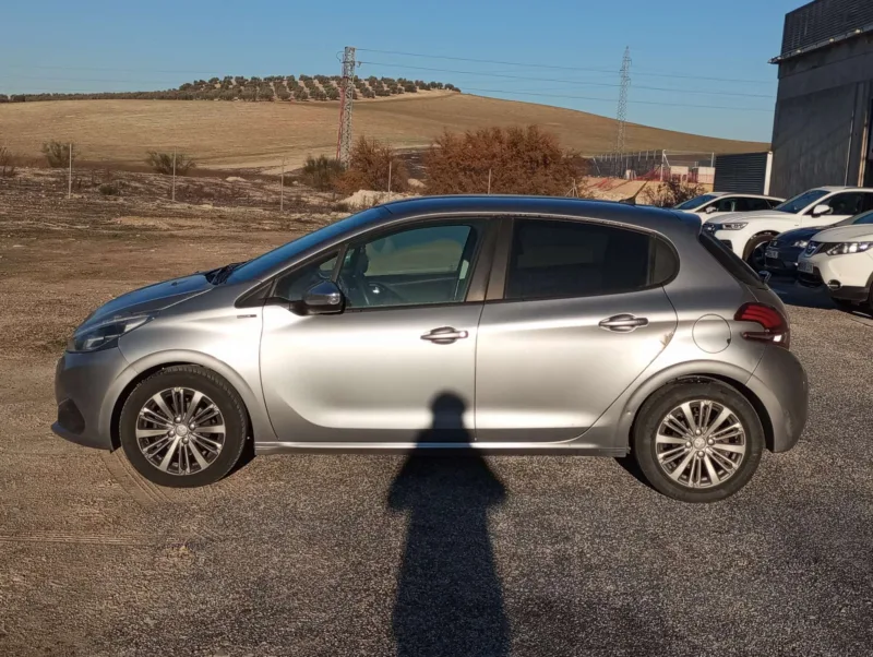 PEUGEOT 208 Diesel 2019 de segunda mano