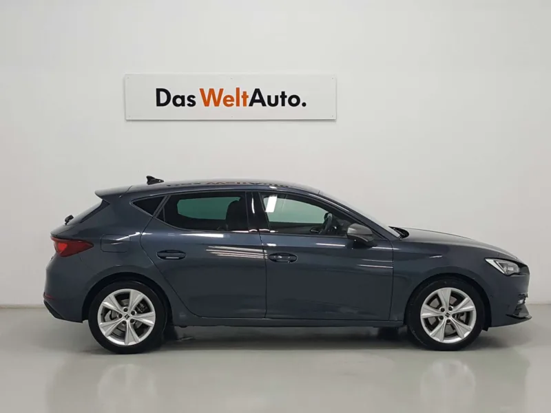 SEAT LEON FR Gasolina 2022 de segunda mano