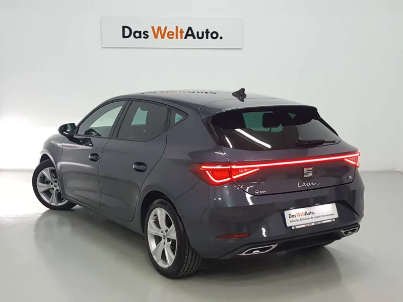 SEAT LEON FR Gasolina 2022 de segunda mano