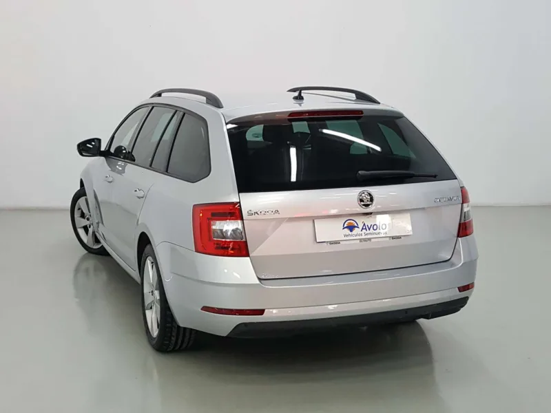 SKODA OCTAVIA COMBI Diesel 2020 de segunda mano