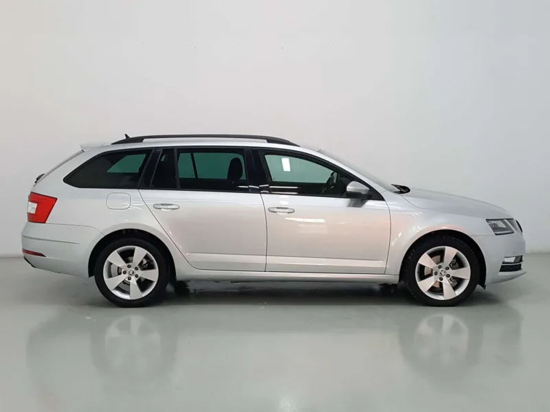 SKODA OCTAVIA COMBI Diesel 2020 de segunda mano