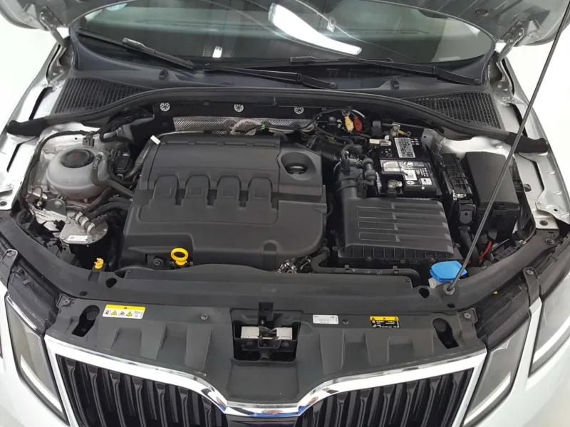 SKODA OCTAVIA COMBI Diesel 2020 de segunda mano