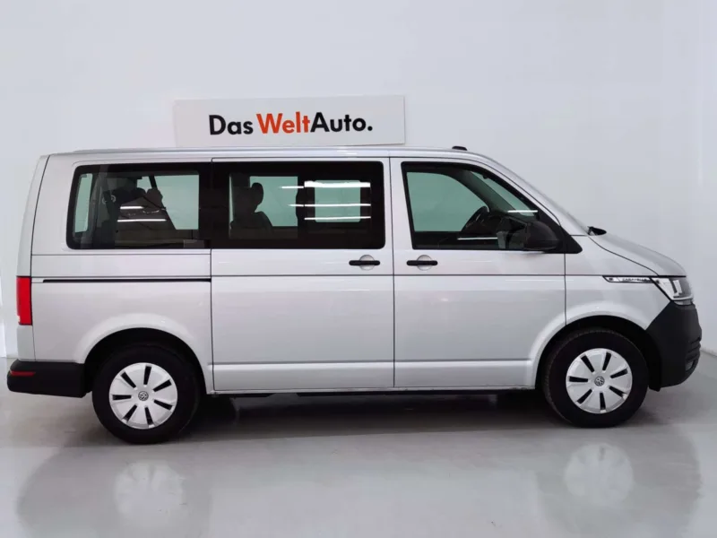 VOLKSWAGEN CARAVELLE Diesel 2023 de segunda mano