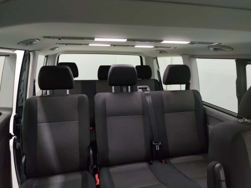 VOLKSWAGEN CARAVELLE Diesel 2023 de segunda mano