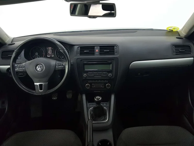 VOLKSWAGEN JETTA Diesel 2011 de segunda mano